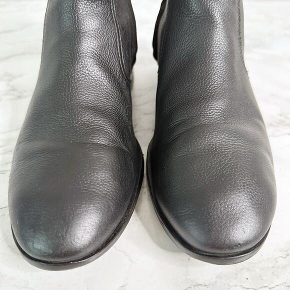 Tory Burch Gemini Goldtone Link Black Leather Flat Ankle Boots women’s size 8 - Picture 6 of 16